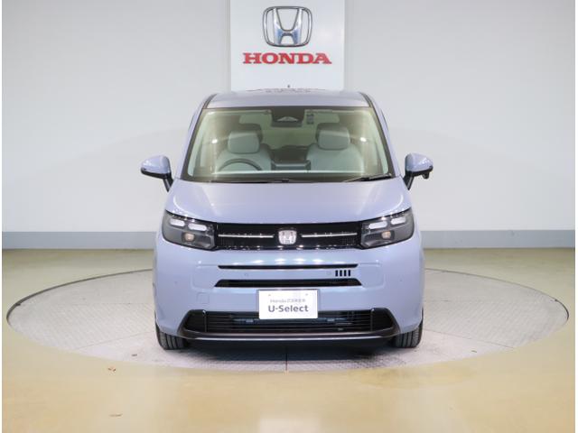 フリード エアーＥＸ　バックモニター　盗難防止システム　ＤＶＤ　両側パワースライドドア　横滑り防止装置　クルコン　フルセグ　ＥＴＣ車載器　オートエアコン　シートヒーター　ＬＥＤヘッドライト　３列シート　ＵＳＢ（2枚目）