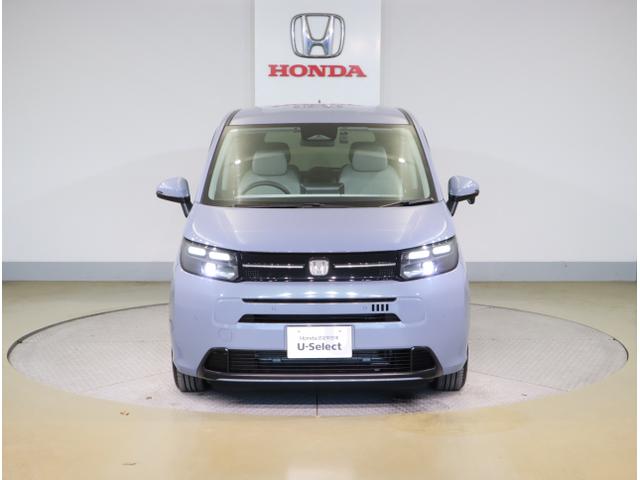 フリード エアーＥＸ　バックモニター　盗難防止システム　ＤＶＤ　両側パワースライドドア　横滑り防止装置　クルコン　フルセグ　ＥＴＣ車載器　オートエアコン　シートヒーター　ＬＥＤヘッドライト　３列シート　ＵＳＢ（10枚目）