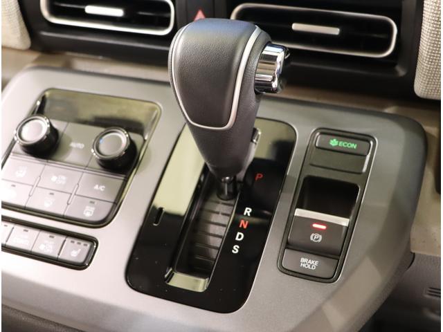 フリード エアーＥＸ　バックモニター　盗難防止システム　ＤＶＤ　両側パワースライドドア　横滑り防止装置　クルコン　フルセグ　ＥＴＣ車載器　オートエアコン　シートヒーター　ＬＥＤヘッドライト　３列シート　ＵＳＢ（17枚目）