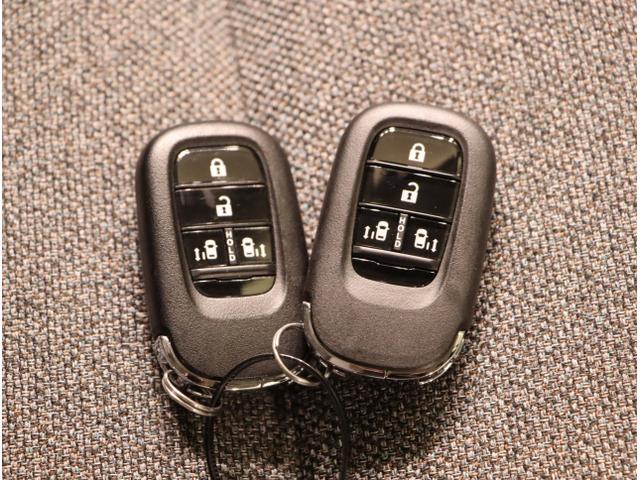 フリード エアーＥＸ　バックモニター　盗難防止システム　ＤＶＤ　両側パワースライドドア　横滑り防止装置　クルコン　フルセグ　ＥＴＣ車載器　オートエアコン　シートヒーター　ＬＥＤヘッドライト　３列シート　ＵＳＢ（26枚目）