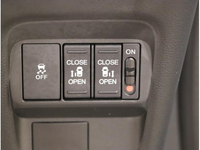 フリード エアーＥＸ　バックモニター　盗難防止システム　ＤＶＤ　両側パワースライドドア　横滑り防止装置　クルコン　フルセグ　ＥＴＣ車載器　オートエアコン　シートヒーター　ＬＥＤヘッドライト　３列シート　ＵＳＢ（34枚目）