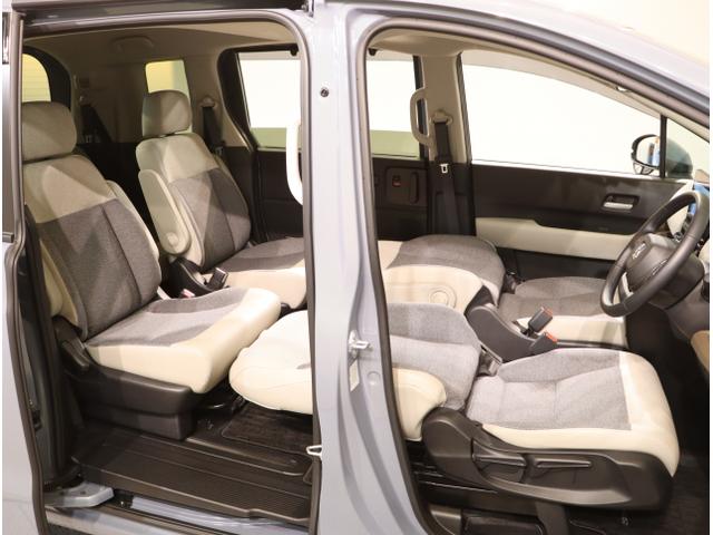 フリード エアーＥＸ　バックモニター　盗難防止システム　ＤＶＤ　両側パワースライドドア　横滑り防止装置　クルコン　フルセグ　ＥＴＣ車載器　オートエアコン　シートヒーター　ＬＥＤヘッドライト　３列シート　ＵＳＢ（42枚目）