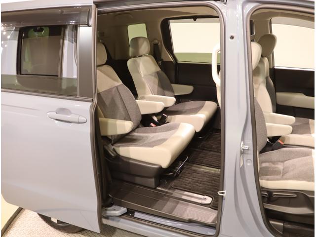 フリード エアーＥＸ　バックモニター　盗難防止システム　ＤＶＤ　両側パワースライドドア　横滑り防止装置　クルコン　フルセグ　ＥＴＣ車載器　オートエアコン　シートヒーター　ＬＥＤヘッドライト　３列シート　ＵＳＢ（43枚目）