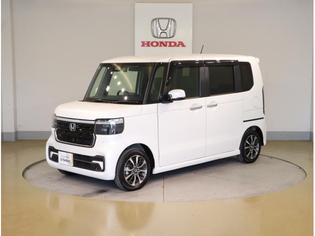 Ｎ－ＢＯＸカスタム ベースグレード　ＵＳＢ接続　ＣＭＢＳ　Ｄレコ　ベンチシート　オートエアコン　スマートキ　ＬＥＤ　盗難防止装置　クルコン　ＥＴＣ　バックカメラ　フルセグＴＶ　パワーステアリング　エアバッグ　ＥＳＣ（3枚目）