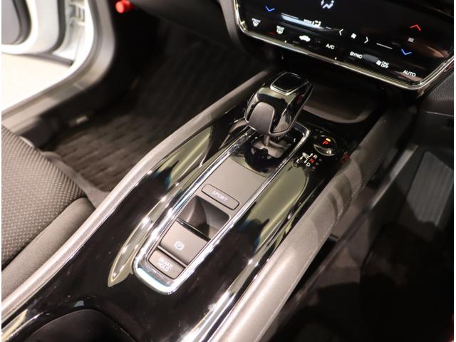 ヴェゼル ハイブリッドX・ホンダセンシング Aクルーズ Bモニ スマキー オートエアコン VSA LEDヘッドライト ETC車載器 カーテンエアバッグ ABS パワーウィンドウ USB Wエアバッグ キーレス(17枚目)