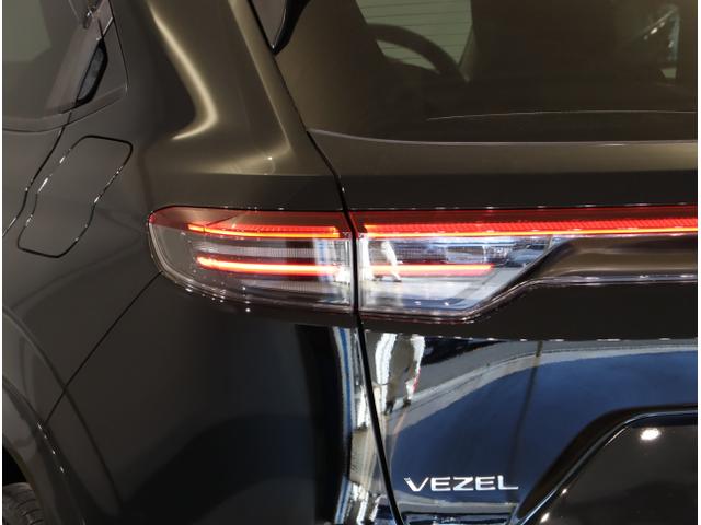ヴェゼル e:HEVZ 衝突回避支援ブレーキ機能 スマキ Pトランク フルオートエアコン Dレコ エアバッグ 両席エアバック Rカメ パワーウィンドウ LEDランプ ソナー クルーズC ナビ&TV USB(13枚目)