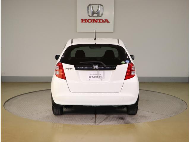 フィット G 運転席助手席エアバッグ キーレスリモコン 盗難防止システム エアコン ABS パワーウィンドウ パワステ 運転席エアバッグ(6枚目)