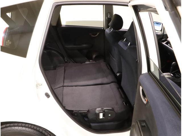 フィット G 運転席助手席エアバッグ キーレスリモコン 盗難防止システム エアコン ABS パワーウィンドウ パワステ 運転席エアバッグ(27枚目)