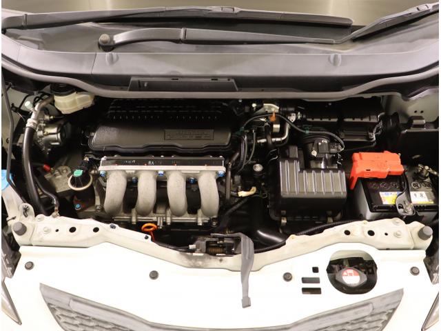 フィット G 運転席助手席エアバッグ キーレスリモコン 盗難防止システム エアコン ABS パワーウィンドウ パワステ 運転席エアバッグ(32枚目)