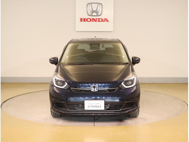 フィット ｅ：ＨＥＶホーム　前後誤発進抑制機能　クリソナ　助手席エアバッグ　運転席エアバッグ　アイドリングストップ　ＬＥＤライト　ＵＳＢ接続　バックカメラ　ＡＢＳ　サイドエアバッグ　オートクルーズコントロール（2枚目）