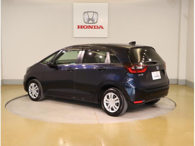 フィット ｅ：ＨＥＶホーム　前後誤発進抑制機能　クリソナ　助手席エアバッグ　運転席エアバッグ　アイドリングストップ　ＬＥＤライト　ＵＳＢ接続　バックカメラ　ＡＢＳ　サイドエアバッグ　オートクルーズコントロール（5枚目）
