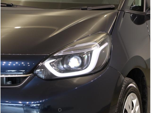 フィット ｅ：ＨＥＶホーム　前後誤発進抑制機能　クリソナ　助手席エアバッグ　運転席エアバッグ　アイドリングストップ　ＬＥＤライト　ＵＳＢ接続　バックカメラ　ＡＢＳ　サイドエアバッグ　オートクルーズコントロール（11枚目）