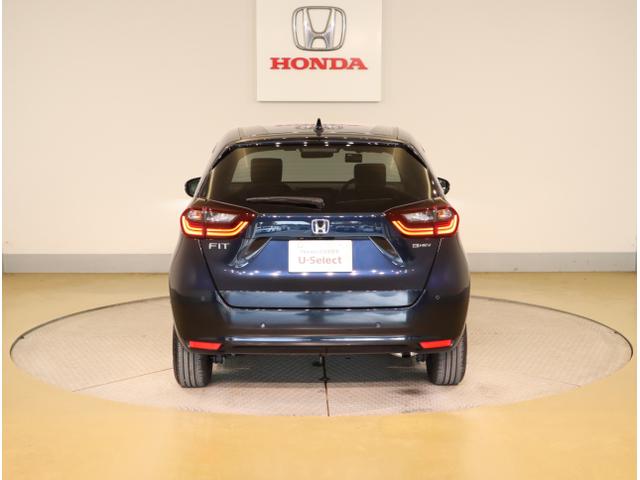 フィット ｅ：ＨＥＶホーム　前後誤発進抑制機能　クリソナ　助手席エアバッグ　運転席エアバッグ　アイドリングストップ　ＬＥＤライト　ＵＳＢ接続　バックカメラ　ＡＢＳ　サイドエアバッグ　オートクルーズコントロール（12枚目）