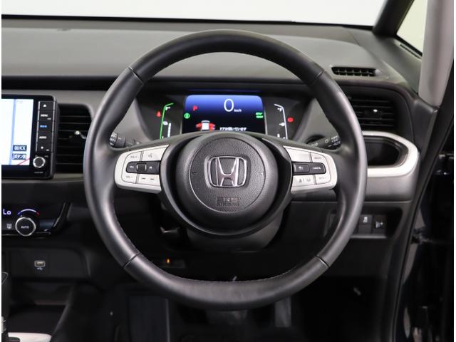 フィット ｅ：ＨＥＶホーム　前後誤発進抑制機能　クリソナ　助手席エアバッグ　運転席エアバッグ　アイドリングストップ　ＬＥＤライト　ＵＳＢ接続　バックカメラ　ＡＢＳ　サイドエアバッグ　オートクルーズコントロール（15枚目）