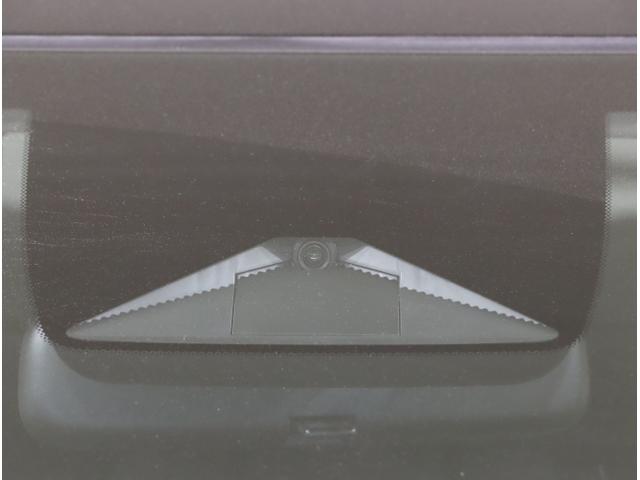 フィット ｅ：ＨＥＶホーム　前後誤発進抑制機能　クリソナ　助手席エアバッグ　運転席エアバッグ　アイドリングストップ　ＬＥＤライト　ＵＳＢ接続　バックカメラ　ＡＢＳ　サイドエアバッグ　オートクルーズコントロール（27枚目）