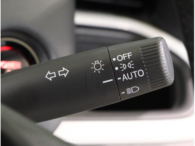 フィット ｅ：ＨＥＶホーム　前後誤発進抑制機能　クリソナ　助手席エアバッグ　運転席エアバッグ　アイドリングストップ　ＬＥＤライト　ＵＳＢ接続　バックカメラ　ＡＢＳ　サイドエアバッグ　オートクルーズコントロール（32枚目）