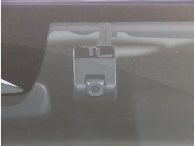 フィット ｅ：ＨＥＶホーム　前後誤発進抑制機能　クリソナ　助手席エアバッグ　運転席エアバッグ　アイドリングストップ　ＬＥＤライト　ＵＳＢ接続　バックカメラ　ＡＢＳ　サイドエアバッグ　オートクルーズコントロール（35枚目）