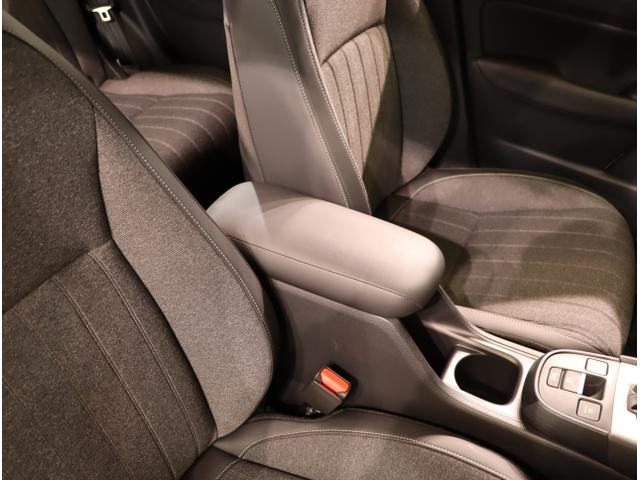 フィット ｅ：ＨＥＶホーム　前後誤発進抑制機能　クリソナ　助手席エアバッグ　運転席エアバッグ　アイドリングストップ　ＬＥＤライト　ＵＳＢ接続　バックカメラ　ＡＢＳ　サイドエアバッグ　オートクルーズコントロール（38枚目）