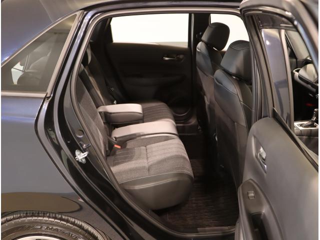 フィット ｅ：ＨＥＶホーム　前後誤発進抑制機能　クリソナ　助手席エアバッグ　運転席エアバッグ　アイドリングストップ　ＬＥＤライト　ＵＳＢ接続　バックカメラ　ＡＢＳ　サイドエアバッグ　オートクルーズコントロール（41枚目）