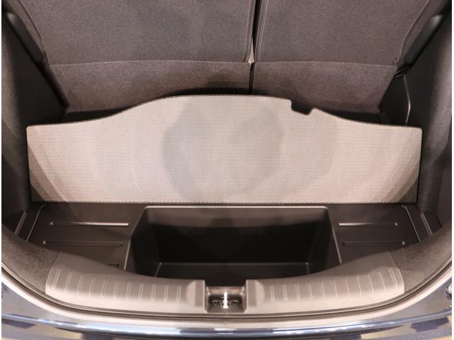 フィット ｅ：ＨＥＶホーム　前後誤発進抑制機能　クリソナ　助手席エアバッグ　運転席エアバッグ　アイドリングストップ　ＬＥＤライト　ＵＳＢ接続　バックカメラ　ＡＢＳ　サイドエアバッグ　オートクルーズコントロール（46枚目）