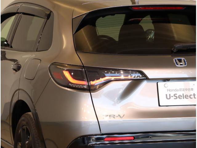 ＺＲ－Ｖ ｅ：ＨＥＶＺ特別仕様車ブラックスタイル　アラウンドビューモニター　ＬＥＤヘッドランプ　スマ－トキ－　クルコン　ＥＴＣ車載器　電動シート　オートライト　ドライブレコーダー　シートヒーター　本革シート（13枚目）