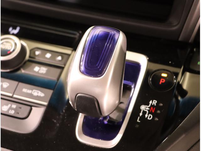 フリードハイブリッド ハイブリッド・EX 地デジフルセグTV シ-トヒ-タ- USB接続 リヤカメラ LEDライト フルオートエアコン ABS ドラレコ付 DVD再生可 ウォークスルー サイドエアバッグ キーフリー(17枚目)