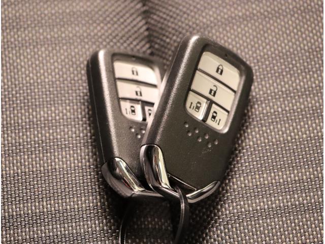 フリードハイブリッド ハイブリッド・EX 地デジフルセグTV シ-トヒ-タ- USB接続 リヤカメラ LEDライト フルオートエアコン ABS ドラレコ付 DVD再生可 ウォークスルー サイドエアバッグ キーフリー(26枚目)