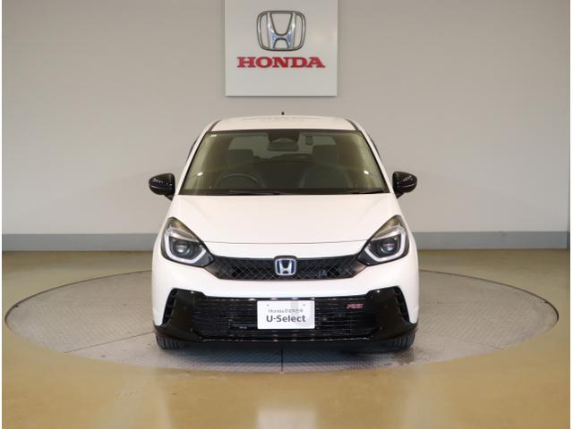 フィット ｅ：ＨＥＶＲＳ　エアバッグ　ナビ＆ＴＶ　パワーウィンドウ　助手席エアバッグ　Ｄレコ　フルセグテレビ　ＬＥＤヘッドランプ　セキュリティアラーム　フルオートエアコン　ＥＴＣ装備　スマートキ　ＤＶＤ再生（2枚目）