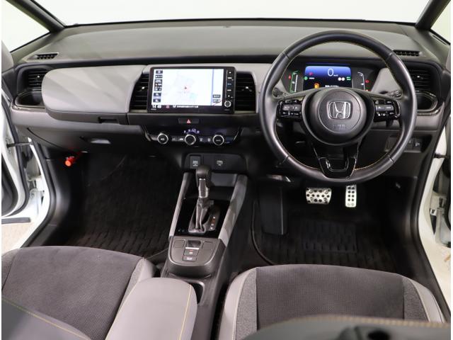 フィット ｅ：ＨＥＶＲＳ　エアバッグ　ナビ＆ＴＶ　パワーウィンドウ　助手席エアバッグ　Ｄレコ　フルセグテレビ　ＬＥＤヘッドランプ　セキュリティアラーム　フルオートエアコン　ＥＴＣ装備　スマートキ　ＤＶＤ再生（14枚目）