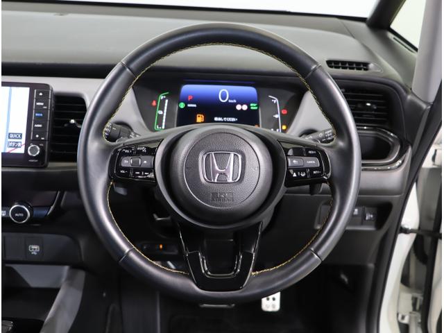 フィット ｅ：ＨＥＶＲＳ　エアバッグ　ナビ＆ＴＶ　パワーウィンドウ　助手席エアバッグ　Ｄレコ　フルセグテレビ　ＬＥＤヘッドランプ　セキュリティアラーム　フルオートエアコン　ＥＴＣ装備　スマートキ　ＤＶＤ再生（15枚目）