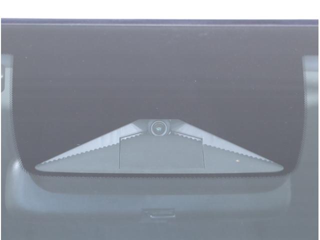 フィット ｅ：ＨＥＶＲＳ　エアバッグ　ナビ＆ＴＶ　パワーウィンドウ　助手席エアバッグ　Ｄレコ　フルセグテレビ　ＬＥＤヘッドランプ　セキュリティアラーム　フルオートエアコン　ＥＴＣ装備　スマートキ　ＤＶＤ再生（27枚目）