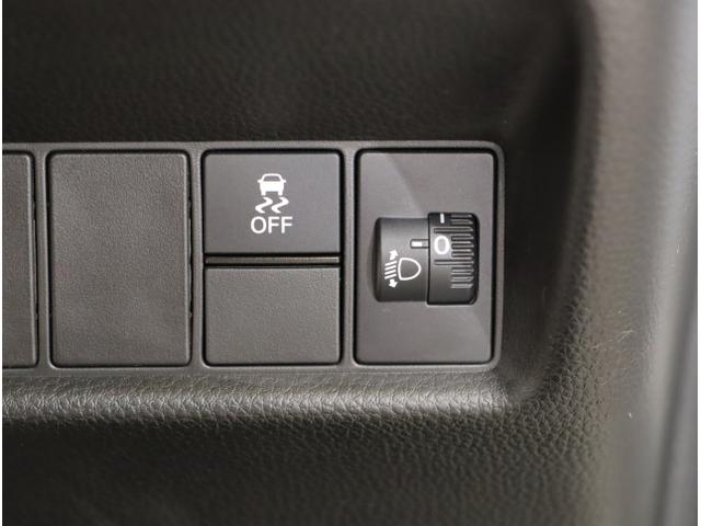 フィット ｅ：ＨＥＶＲＳ　エアバッグ　ナビ＆ＴＶ　パワーウィンドウ　助手席エアバッグ　Ｄレコ　フルセグテレビ　ＬＥＤヘッドランプ　セキュリティアラーム　フルオートエアコン　ＥＴＣ装備　スマートキ　ＤＶＤ再生（29枚目）