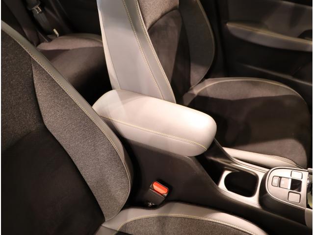 フィット ｅ：ＨＥＶＲＳ　エアバッグ　ナビ＆ＴＶ　パワーウィンドウ　助手席エアバッグ　Ｄレコ　フルセグテレビ　ＬＥＤヘッドランプ　セキュリティアラーム　フルオートエアコン　ＥＴＣ装備　スマートキ　ＤＶＤ再生（38枚目）