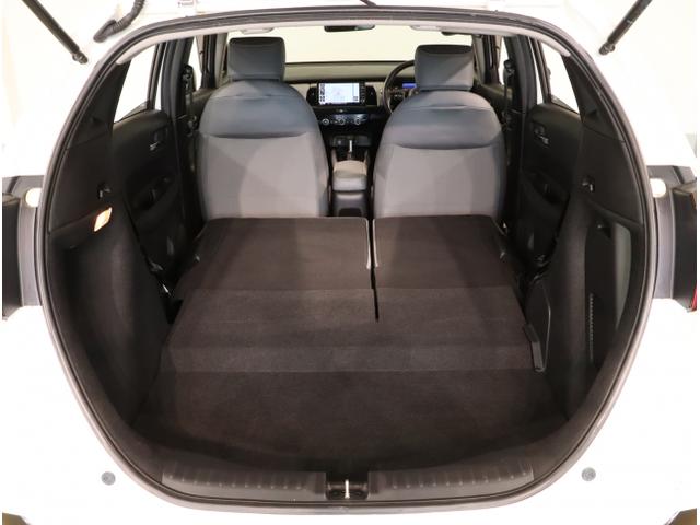 フィット ｅ：ＨＥＶＲＳ　エアバッグ　ナビ＆ＴＶ　パワーウィンドウ　助手席エアバッグ　Ｄレコ　フルセグテレビ　ＬＥＤヘッドランプ　セキュリティアラーム　フルオートエアコン　ＥＴＣ装備　スマートキ　ＤＶＤ再生（45枚目）