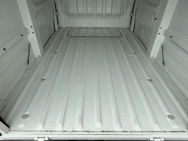 ハイゼットトラック パネルバン　ハイルーフ　内装クリーニング済・外装仕上済・荷箱内寸：奥行１９３×幅１３１×高さ１２５×荷台高さ６７（13枚目）