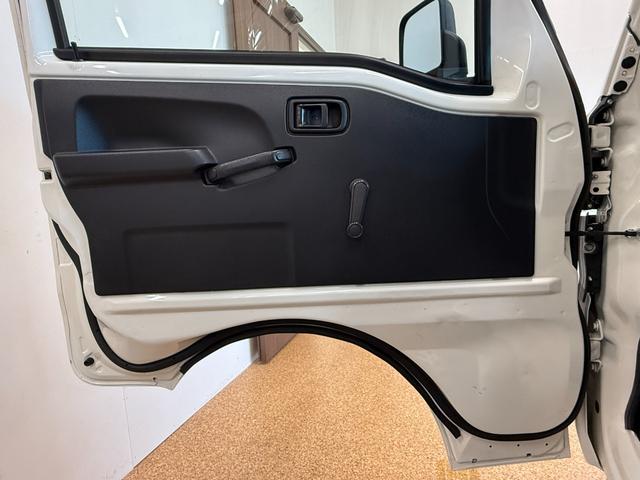 ハイゼットトラック パネルバン　ハイルーフ　内装クリーニング済・外装仕上済・荷箱内寸：奥行１９３×幅１３１×高さ１２５×荷台高さ６７（25枚目）