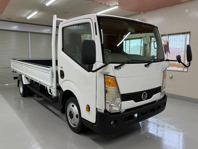 アトラストラック ３．０Ｄ　全低床　６ＡＴ　１４尺　荷台・横根太アピトン材張替済み・荷台寸：長さ４３５×幅１７８×高さ３８×荷台高さ８３・あおり再塗装済・ミラーヒーター・キーレス・バックカメラ・Ｂｌｕｅｔｏｏｔｈ・ワンセグＴＶ（4枚目）