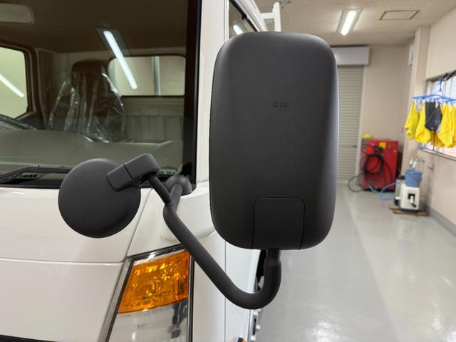 アトラストラック ３．０Ｄ　全低床　６ＡＴ　１４尺　荷台・横根太アピトン材張替済み・荷台寸：長さ４３５×幅１７８×高さ３８×荷台高さ８３・あおり再塗装済・ミラーヒーター・キーレス・バックカメラ・Ｂｌｕｅｔｏｏｔｈ・ワンセグＴＶ（12枚目）