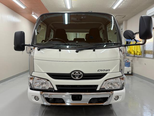 ダイナトラック Ｗキャブロングジャストロー　低床・Ｗタイヤ・荷台張替済・ナビ・バックカメラ・前後パワーウィンドウ・荷台再塗装済・普通免許可・純正ＬＥＤフォグ・車両総重量３４２０Ｋｇ（2枚目）