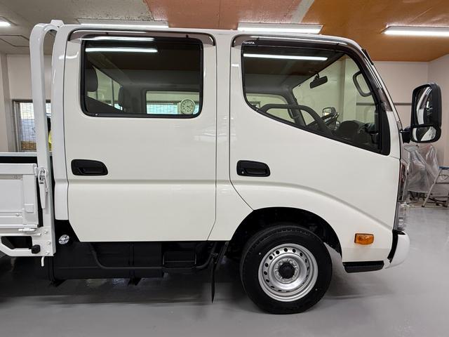 ダイナトラック Ｗキャブロングジャストロー　低床・Ｗタイヤ・荷台張替済・ナビ・バックカメラ・前後パワーウィンドウ・荷台再塗装済・普通免許可・純正ＬＥＤフォグ・車両総重量３４２０Ｋｇ（8枚目）