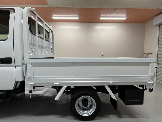 ダイナトラック Ｗキャブロングジャストロー　低床・Ｗタイヤ・荷台張替済・ナビ・バックカメラ・前後パワーウィンドウ・荷台再塗装済・普通免許可・純正ＬＥＤフォグ・車両総重量３４２０Ｋｇ（10枚目）