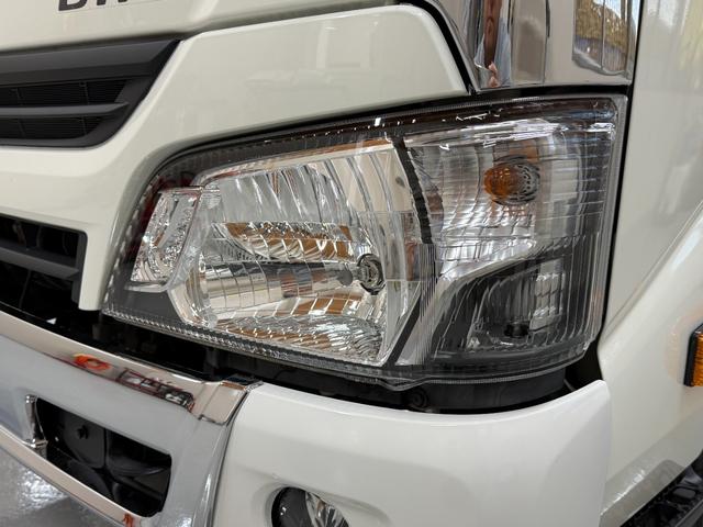 ダイナトラック Ｗキャブロングジャストロー　低床・Ｗタイヤ・荷台張替済・ナビ・バックカメラ・前後パワーウィンドウ・荷台再塗装済・普通免許可・純正ＬＥＤフォグ・車両総重量３４２０Ｋｇ（19枚目）