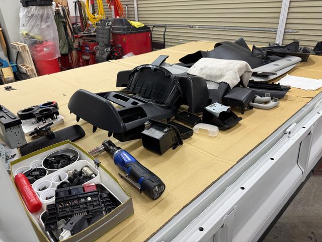 ダイナトラック Ｗキャブロングジャストロー　低床・Ｗタイヤ・荷台張替済・ナビ・バックカメラ・前後パワーウィンドウ・荷台再塗装済・普通免許可・純正ＬＥＤフォグ・車両総重量３４２０Ｋｇ（32枚目）