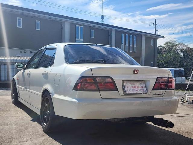 アコード ＳｉＲ－Ｔ　５速マニュアル　タイミングベルト交換済みステカ有　車高調　社外　１５インチ　アルミホイール　ＥＴＣ　ネ社タトマフラー社外ステアリング　キーレス　ＥＴＣサンルーフ車検９年４月２９日７５（9枚目）