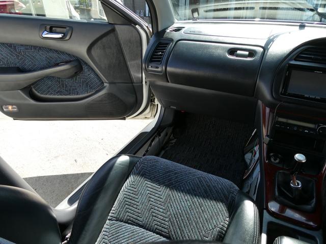 アコード ＳｉＲ－Ｔ　５速マニュアル　タイミングベルト交換済みステカ有　車高調　社外　１５インチ　アルミホイール　ＥＴＣ　ネ社タトマフラー社外ステアリング　キーレス　ＥＴＣサンルーフ車検９年４月２９日７５（33枚目）