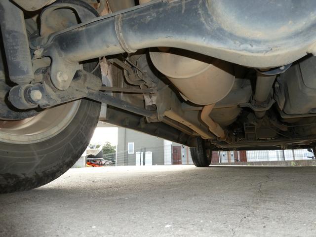 テリオスキッド カスタム メモリアルエディション 車検令和9年2月20日 色替車 電動メッキミラー。フォグランプ・純正エアロ・大型バイザー・肘掛けキーレス 修復歴無し電動格納ミラー アルミホイール 19 295(50枚目)