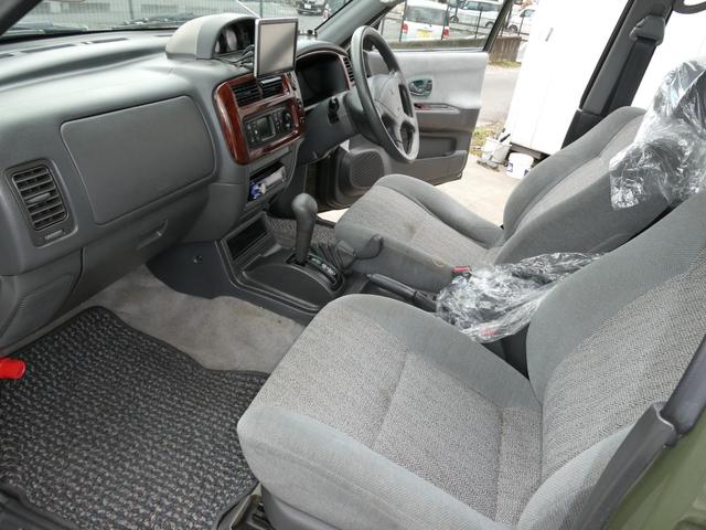 チャレンジャー X 走行距離84994 KM 4WD車 修復歴 無しV6 ENGINE WIDE BODYアルミホイール 寒冷地仕様車 色替車寒冷地仕様車 運転席エアバッグ 助手席エアバッグ 57 513(43枚目)