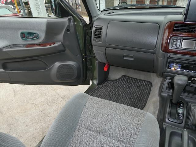 チャレンジャー X 走行距離84994 KM 4WD車 修復歴 無しV6 ENGINE WIDE BODYアルミホイール 寒冷地仕様車 色替車寒冷地仕様車 運転席エアバッグ 助手席エアバッグ 57 513(62枚目)