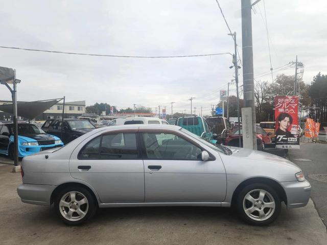 パルサー CJ-II 5速マニュアル /運転席エアバック アルミホイール電動ミラー エアコン パワーウィンドウ ラジオ 助手席エアバッグ ドアバイザータイミングチェーン式エンジン修復歴無し 25(4枚目)