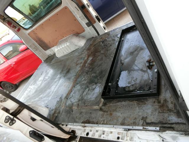 ロングDX 5ドアバン 運転席パワーウィンドウ 乗車定員3名 2.0低床 両側スライドドアタイミングチェーン式エンジン 定員3名 (33) 235(30枚目)